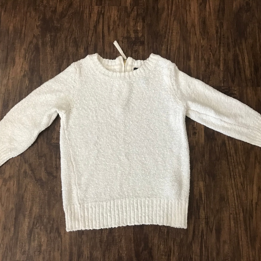 H&M sweater in cream color, size XS. 3/4 sleeves